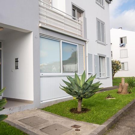 P&H Holiday Beach Apt Ponta Delgada Esterno foto
